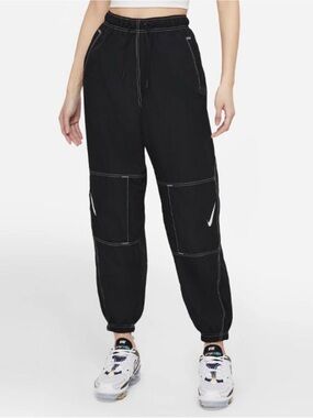 Nike Sportswear Swoosh Repel Woven High Rise Utility Joggers Black White Size M